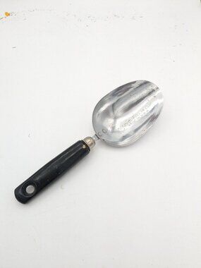 Chief 1/4 Measuring Scoop Shovel Wood Black Handle USA 8"